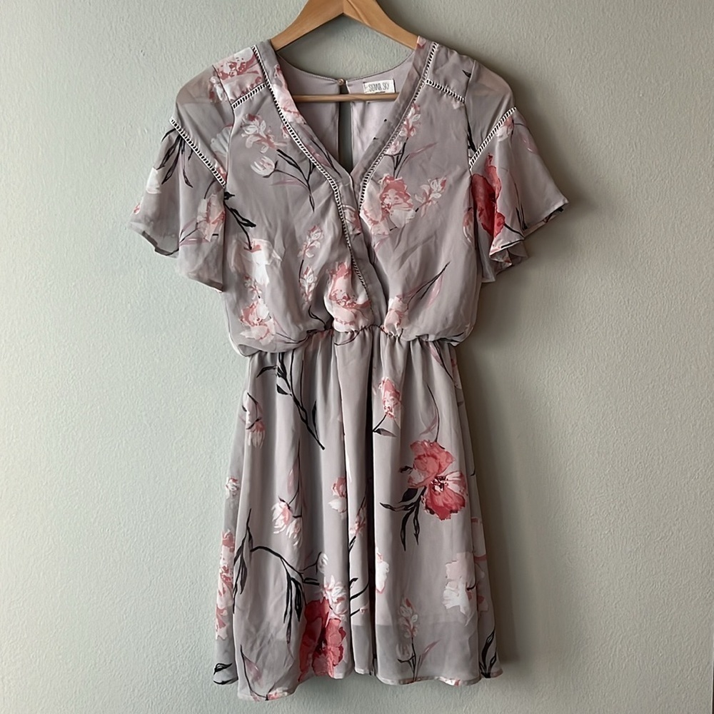 Sienna Sky Flowy Floral Flutter Sleeve Faux Wrap Mini Dress in Gray Size Small